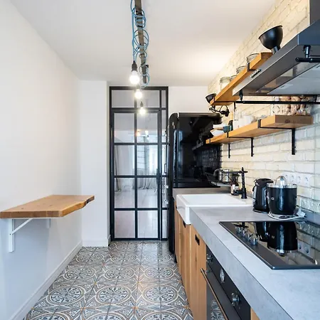 Zodiac Center Apartment